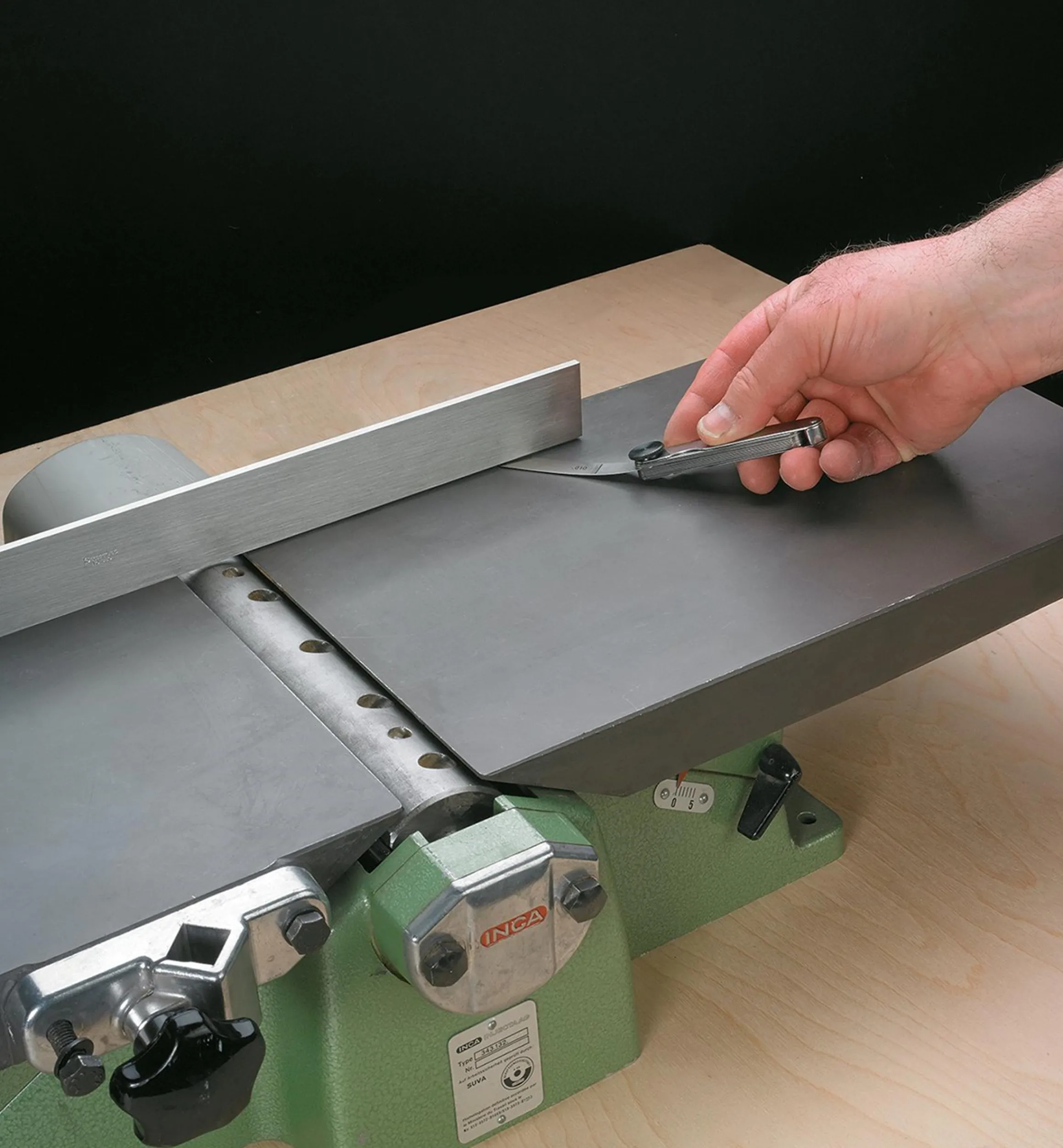 Lee Valley Marking & Measuring>Starrett Feeler Gauge Sets