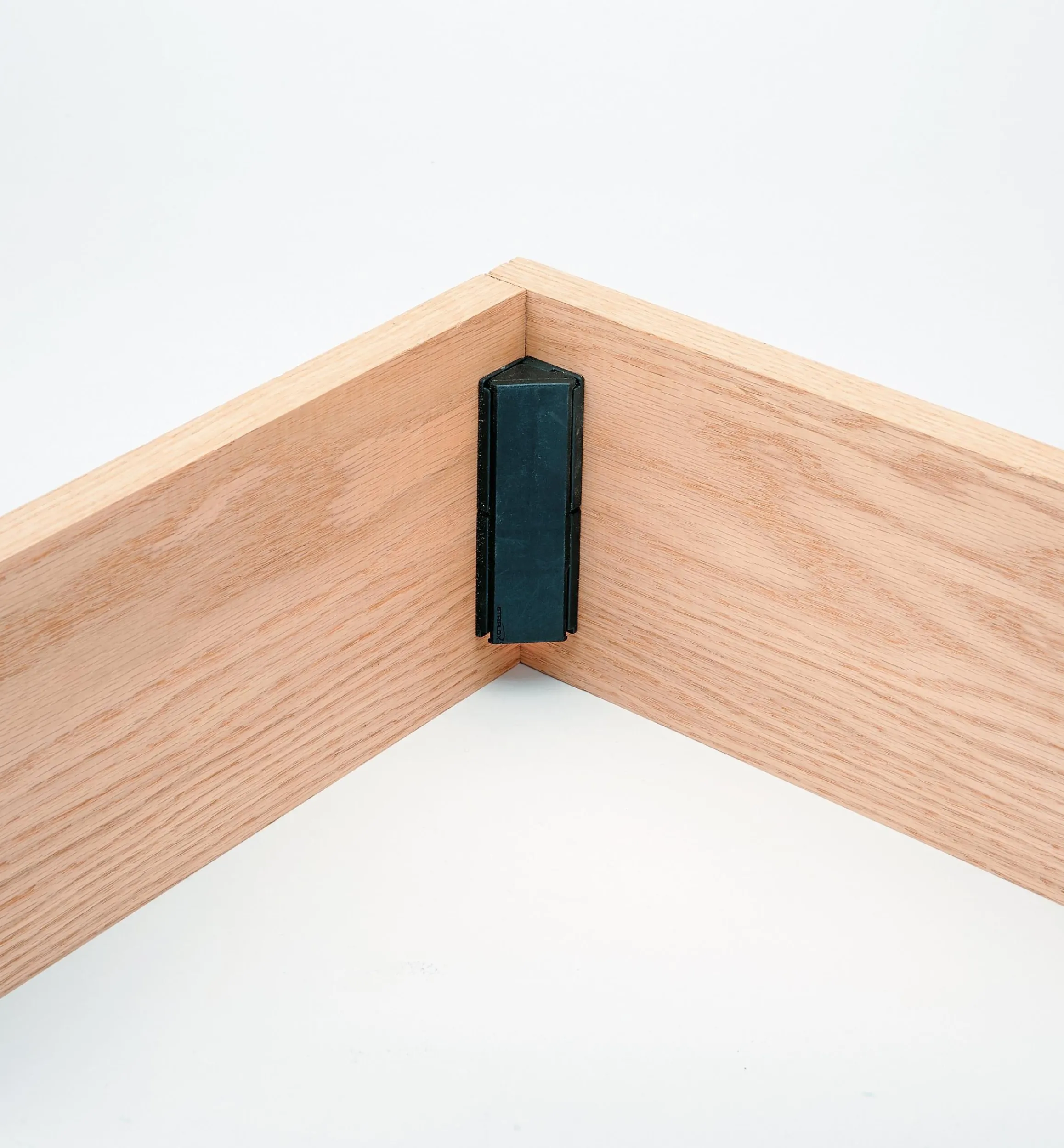 Lee Valley Fasteners>Striplox 90° Panel Connectors