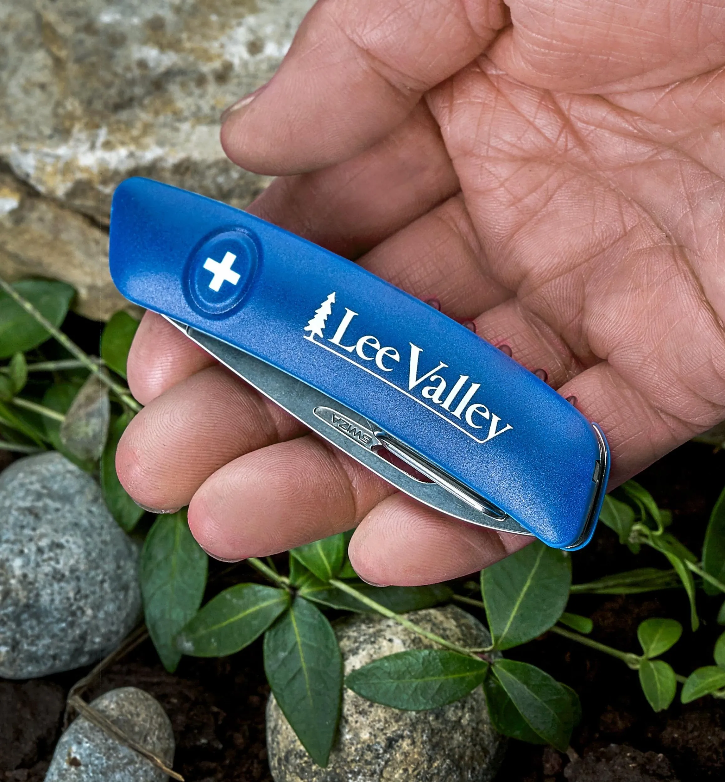 Lee Valley Hand Tools>Swiss Multi-Tool Tick Remover