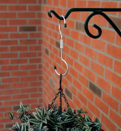 Lee Valley Indoor Gardening>Swivel Hooks