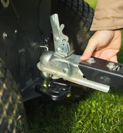 Lee Valley Lawn Care>Three-Way Hitch Plate