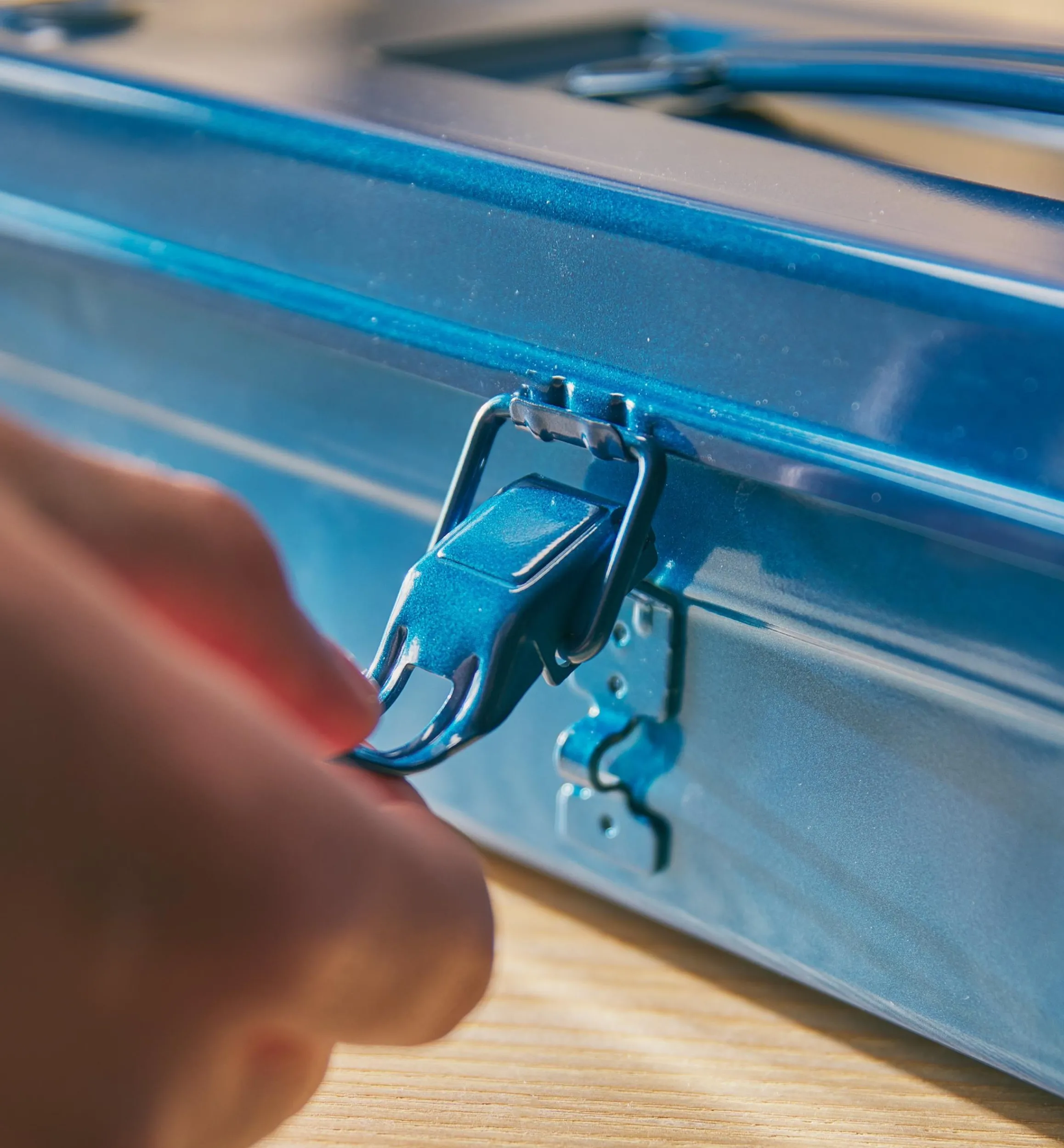 Lee Valley Workshop>Toyo Medium Stackable Toolbox