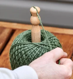 Lee Valley Ties & Clips>Twine Dispenser With Cutter