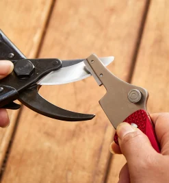 Lee Valley Sharpening>Universal Sharpener