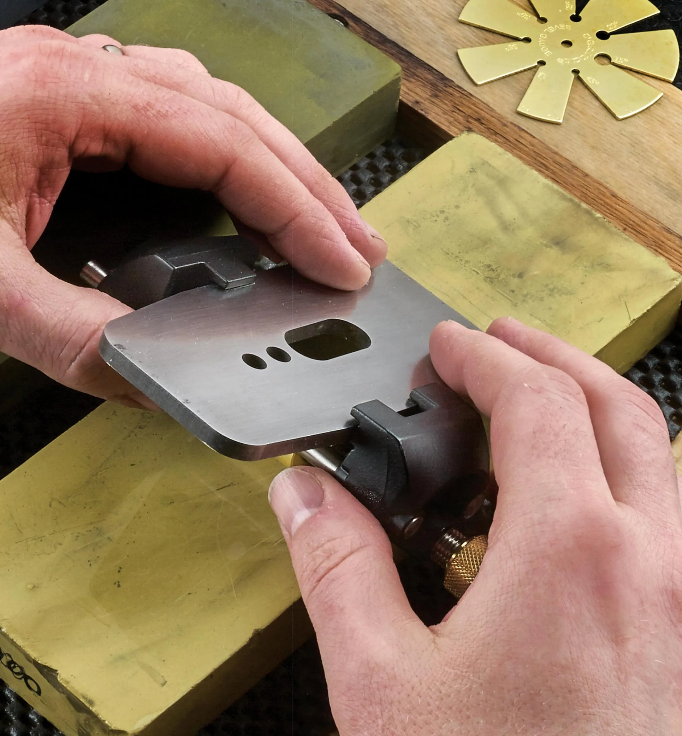 Lee Valley Sharpening>Veritas Side-Clamping Honing Guide