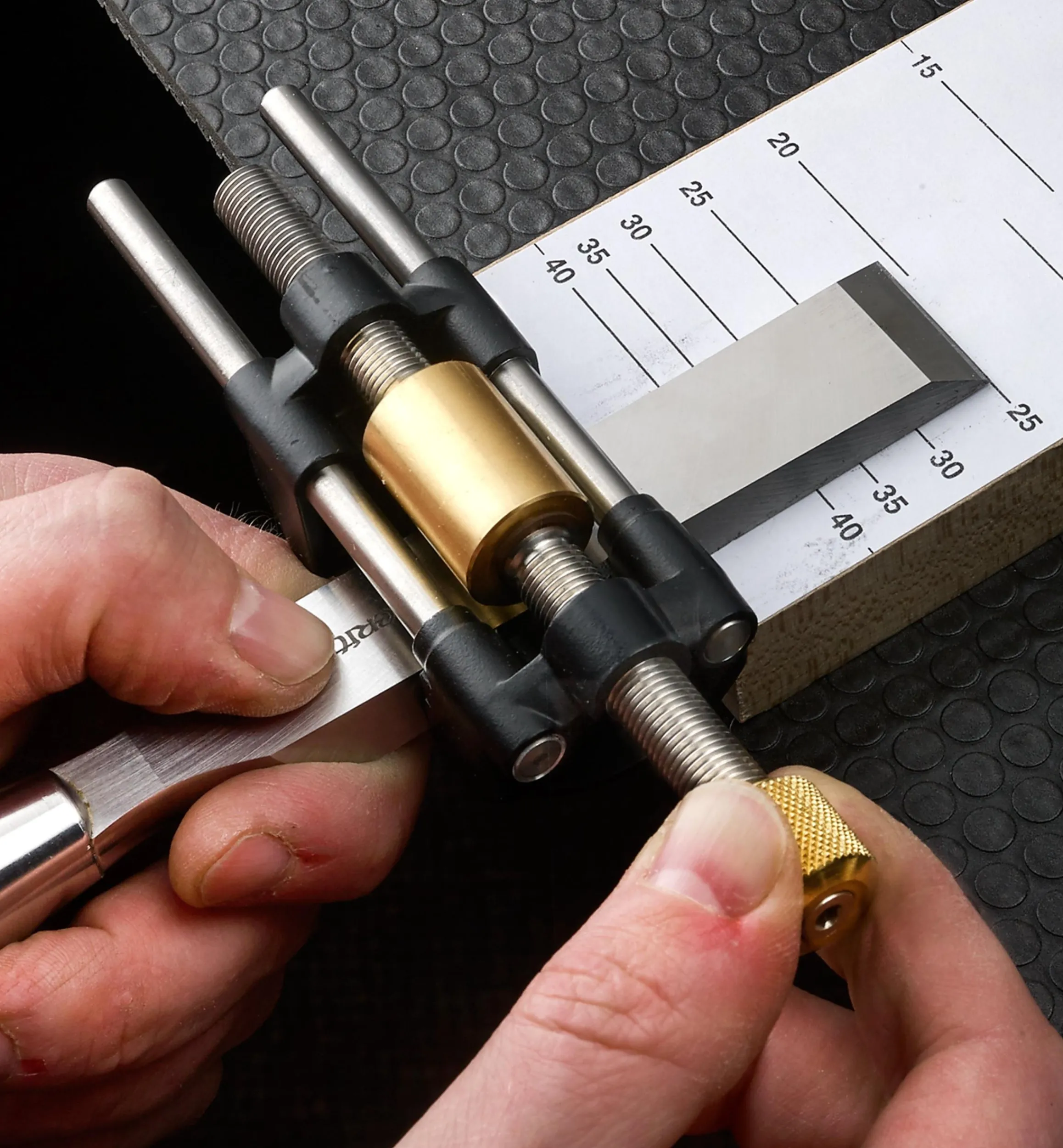 Lee Valley Sharpening>Veritas Side-Clamping Honing Guide