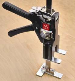 Lee Valley Workshop>Viking Arm 3mm Base Plate & Lift Bars