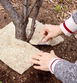 Lee Valley Weeding>Weed Suppression Squares