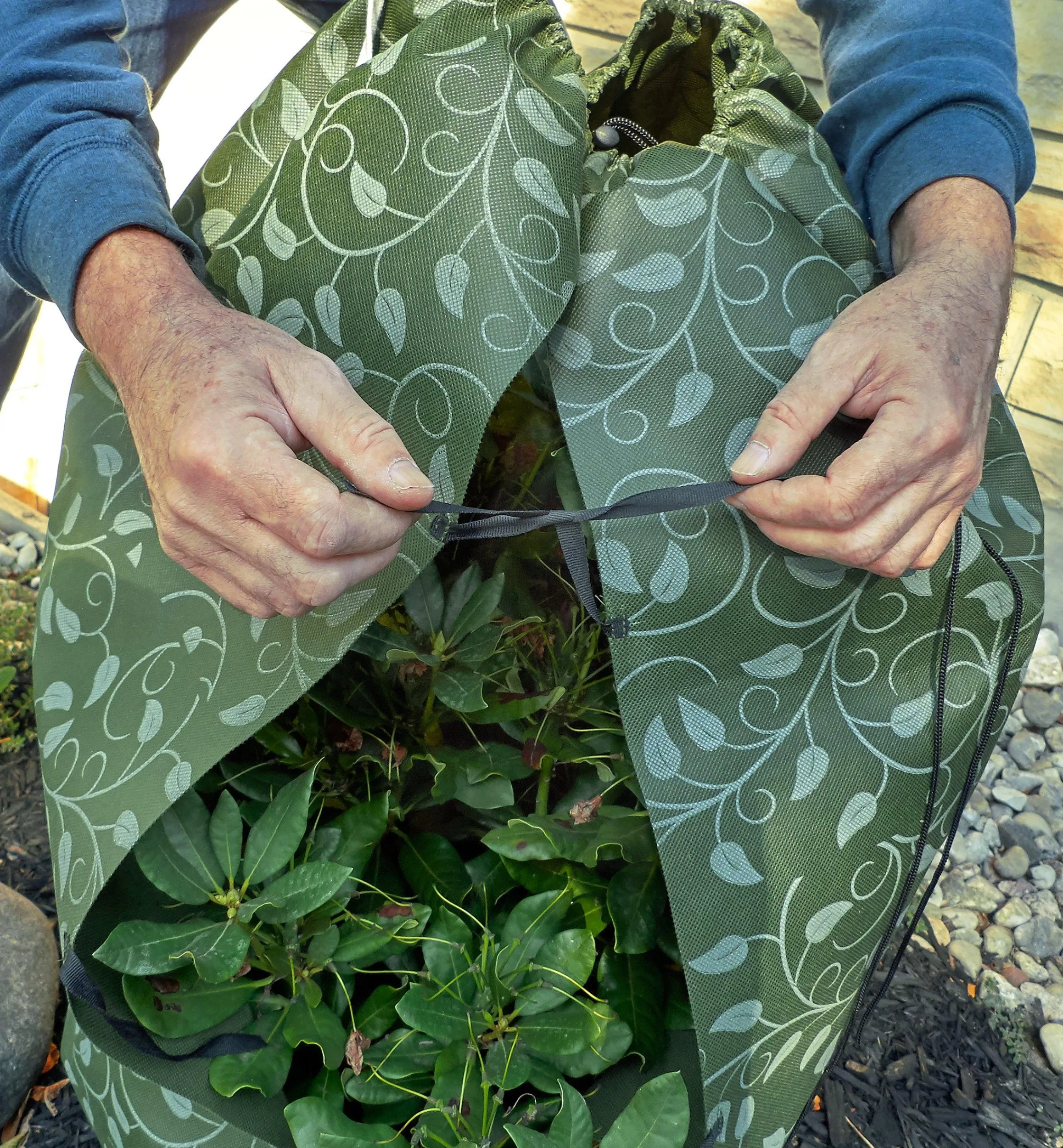 Lee Valley Plant Protection>Wrap-Around Shrub Covers